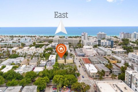 Copropriété à vendre à Miami Beach, Floride: 2 chambres, 95.13 m2 № 1944986 - photo 16