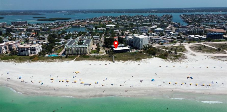 Condominio en Treasure Island, Florida, 2 dormitorios № 1637861