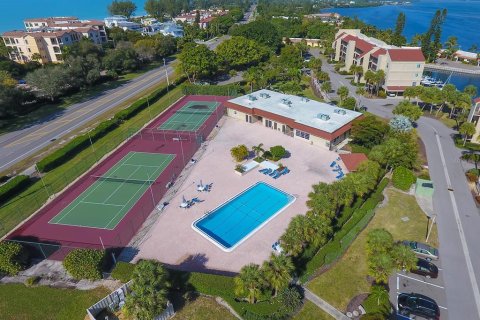 Condo in Longboat Key, Florida, 2 bedrooms  № 1448223 - photo 25