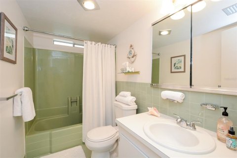 Condo in Longboat Key, Florida, 2 bedrooms  № 1448223 - photo 13
