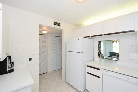 Снять в аренду кондоминиум в Лонгбоут-Ки, Флорида 1 комната, 121.89м2, № 1448223 - фото 9