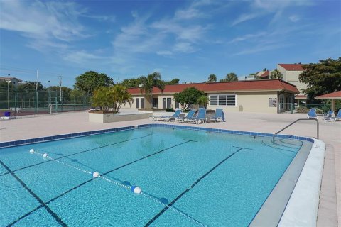Condo in Longboat Key, Florida, 2 bedrooms  № 1448223 - photo 26