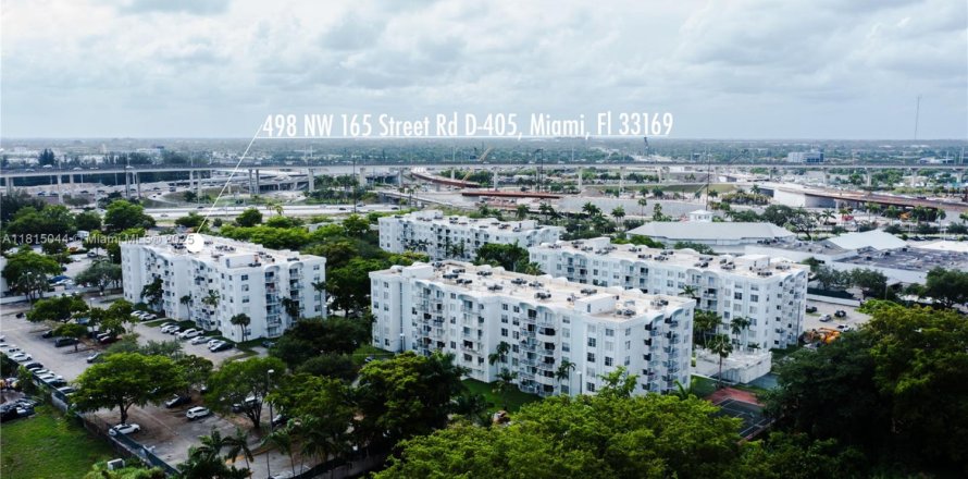 Condominio en Miami, Florida, 2 dormitorios № 1784241