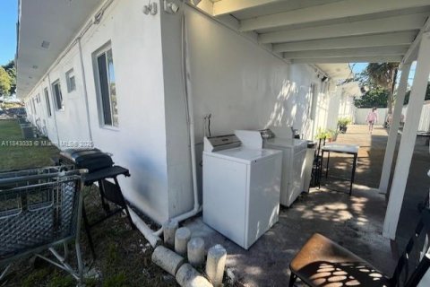 Commercial property in Miami, Florida № 1836110 - photo 6