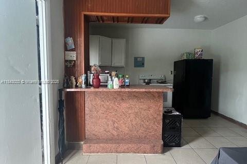 Commercial property in Miami, Florida № 1836110 - photo 9