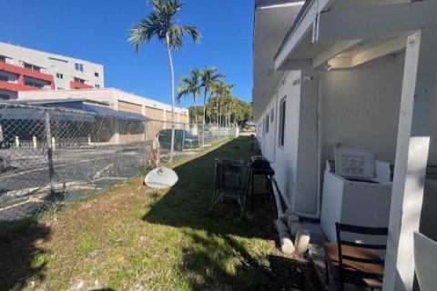 Commercial property in Miami, Florida № 1836110 - photo 4