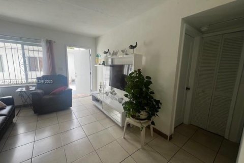 Commercial property in Miami, Florida № 1836110 - photo 28