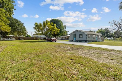 House in Dundee, Florida 3 bedrooms, 69.49 sq.m. № 2197719 - photo 20