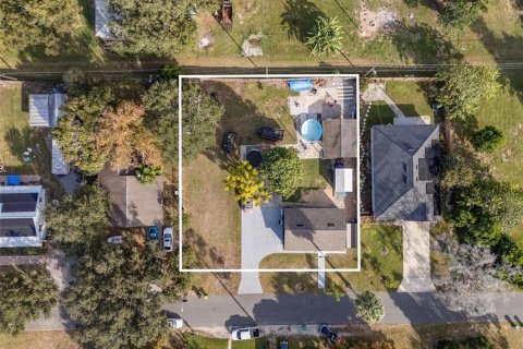 House in Dundee, Florida 3 bedrooms, 69.49 sq.m. № 2197719 - photo 4