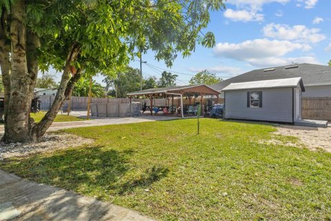 House in Dundee, Florida 3 bedrooms, 69.49 sq.m. № 2197719 - photo 17