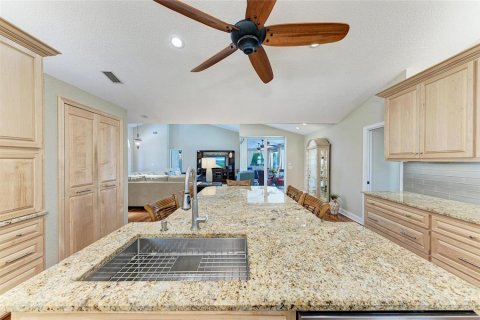 House in Punta Gorda, Florida 4 bedrooms, 216.74 sq.m. № 1681644 - photo 25