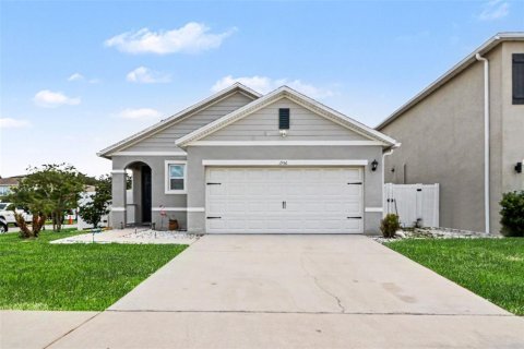 Casa en Kissimmee, Florida 3 dormitorios, 140.84 m2 № 2117040