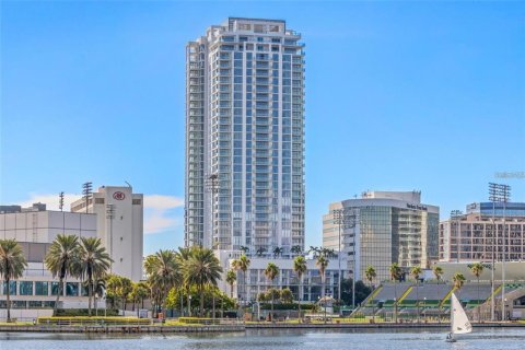 Condo à Saint Petersburg, Floride, 2 chambres № 2437423