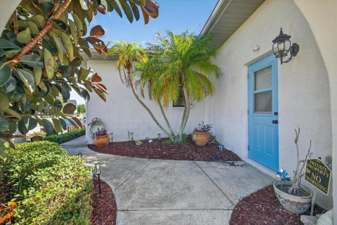 House in New Port Richey, Florida 3 bedrooms, 168.43 sq.m. № 1885907 - photo 8