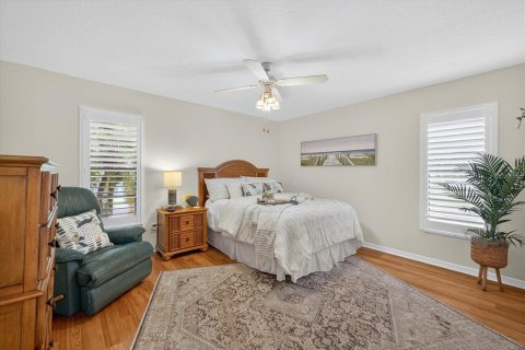 House in New Port Richey, Florida 3 bedrooms, 168.43 sq.m. № 1885907 - photo 24