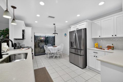 House in New Port Richey, Florida 3 bedrooms, 168.43 sq.m. № 1885907 - photo 15