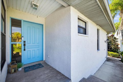 House in New Port Richey, Florida 3 bedrooms, 168.43 sq.m. № 1885907 - photo 9
