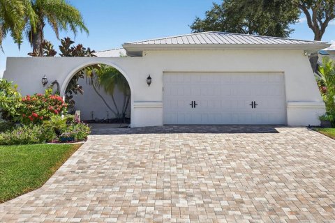 House in New Port Richey, Florida 3 bedrooms, 168.43 sq.m. № 1885907 - photo 3