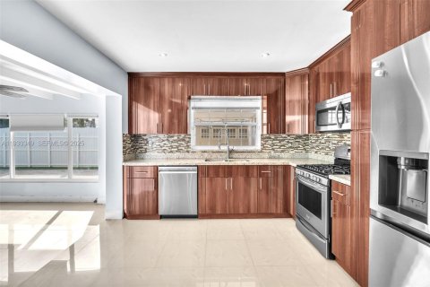 Купить виллу или дом в Хайалиа, Флорида 4 спальни, 140.38м2, № 1989318 - фото 13