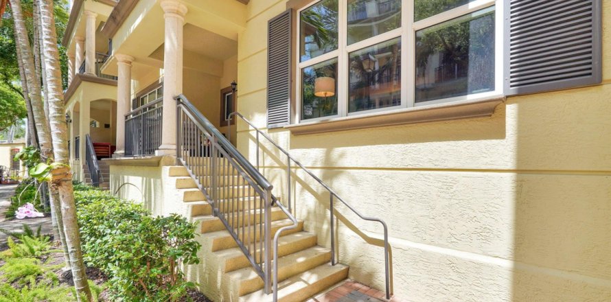 Touwnhouse à Wilton Manors, Floride 2 chambres, 161.84 m2 № 2244928