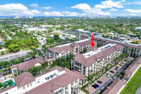 Touwnhouse à vendre à Wilton Manors, Floride: 2 chambres, 161.84 m2 № 2244928 - photo 2