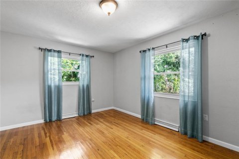 House in Mount Dora, Florida 3 bedrooms, 177.81 sq.m. № 1843330 - photo 27