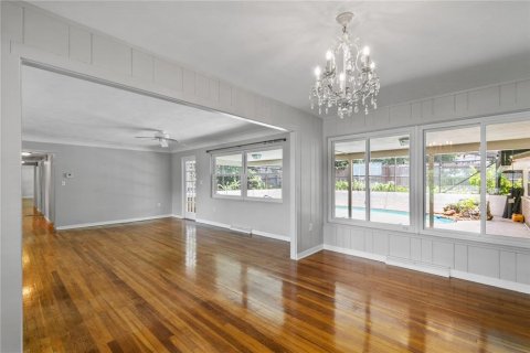 House in Mount Dora, Florida 3 bedrooms, 177.81 sq.m. № 1843330 - photo 15