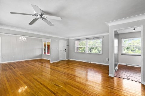 House in Mount Dora, Florida 3 bedrooms, 177.81 sq.m. № 1843330 - photo 8
