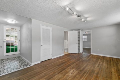 House in Mount Dora, Florida 3 bedrooms, 177.81 sq.m. № 1843330 - photo 17