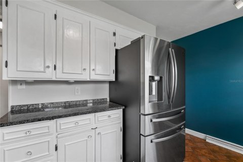 House in Mount Dora, Florida 3 bedrooms, 177.81 sq.m. № 1843330 - photo 11
