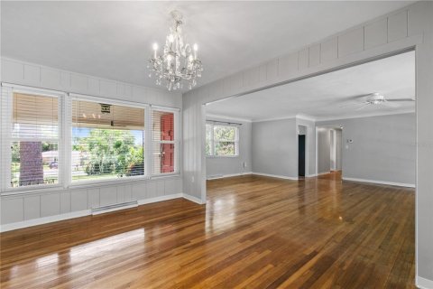 House in Mount Dora, Florida 3 bedrooms, 177.81 sq.m. № 1843330 - photo 14