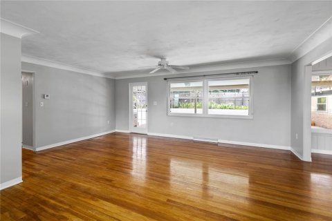 House in Mount Dora, Florida 3 bedrooms, 177.81 sq.m. № 1843330 - photo 5