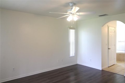 Casa en alquiler en North Port, Florida, 3 dormitorios, 154.59 m2 № 1912342 - foto 9