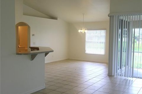 Casa en alquiler en North Port, Florida, 3 dormitorios, 154.59 m2 № 1912342 - foto 6