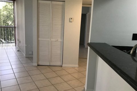Copropriété à louer à Hialeah, Floride: 2 chambres, 87.24 m2 № 2066318 - photo 14
