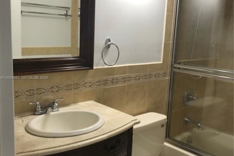 Copropriété à louer à Hialeah, Floride: 2 chambres, 87.24 m2 № 2066318 - photo 7