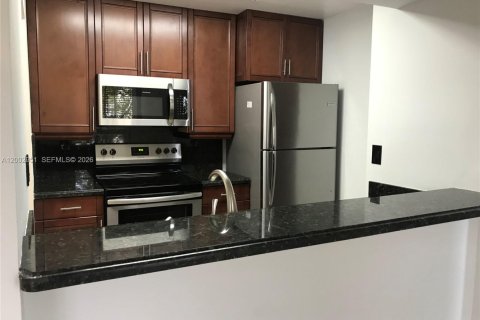 Copropriété à louer à Hialeah, Floride: 2 chambres, 87.24 m2 № 2066318 - photo 5