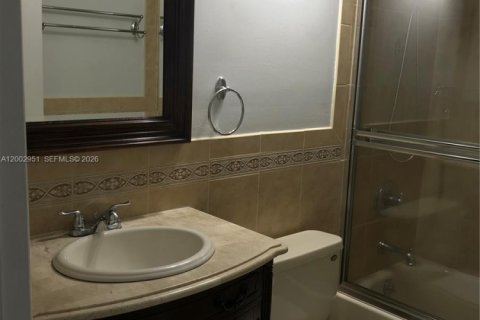 Copropriété à louer à Hialeah, Floride: 2 chambres, 87.24 m2 № 2066318 - photo 8