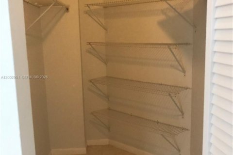 Copropriété à louer à Hialeah, Floride: 2 chambres, 87.24 m2 № 2066318 - photo 10