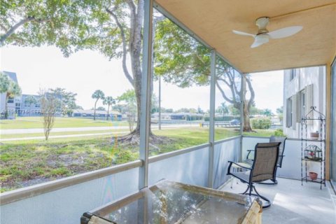 Condominio en venta en Tamarac, Florida, 2 dormitorios, 88.26 m2 № 2023754 - foto 21
