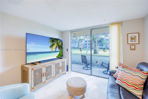 Condominio en venta en Tamarac, Florida, 2 dormitorios, 88.26 m2 № 2023754 - foto 11