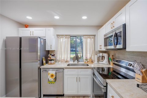 Condominio en venta en Tamarac, Florida, 2 dormitorios, 88.26 m2 № 2023754 - foto 5