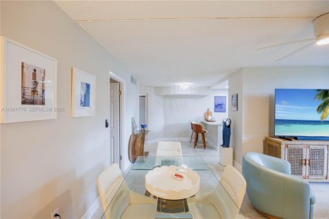 Condominio en venta en Tamarac, Florida, 2 dormitorios, 88.26 m2 № 2023754 - foto 7