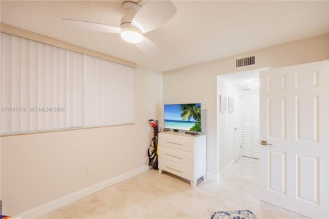 Condominio en venta en Tamarac, Florida, 2 dormitorios, 88.26 m2 № 2023754 - foto 19