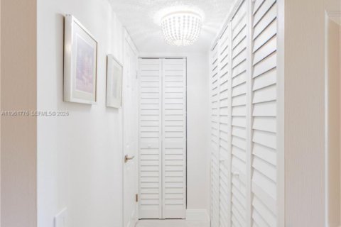 Condominio en venta en Tamarac, Florida, 2 dormitorios, 88.26 m2 № 2023754 - foto 20