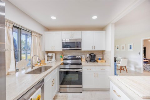 Condominio en venta en Tamarac, Florida, 2 dormitorios, 88.26 m2 № 2023754 - foto 2