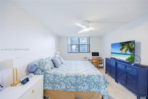 Condominio en venta en Tamarac, Florida, 2 dormitorios, 88.26 m2 № 2023754 - foto 13