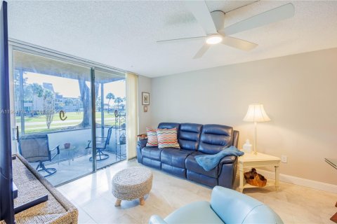 Condominio en venta en Tamarac, Florida, 2 dormitorios, 88.26 m2 № 2023754 - foto 10