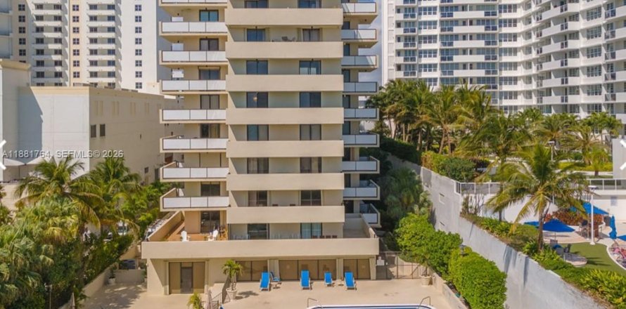 Кондоминиум с 2 спальнями в Майами-Бич, Флорида № 2020617