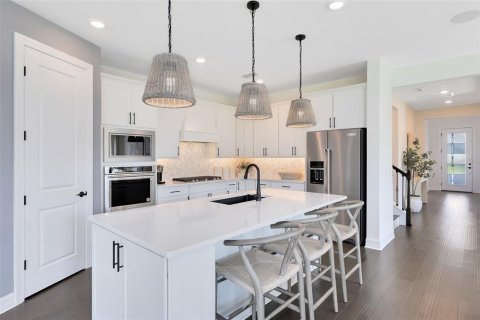 House in Apopka, Florida 5 bedrooms, 274.8 sq.m. № 1841883 - photo 7